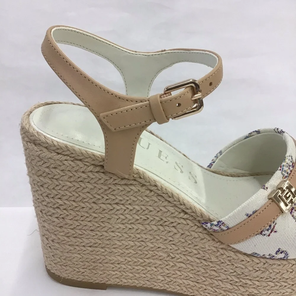 New Womens Wedge Heels GUESS Taani2 Size: 6 M White 140